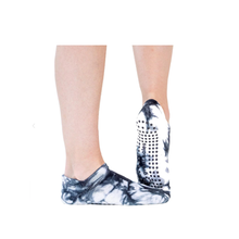 Load image into Gallery viewer, Avery Tie Dyed Tab Back Grip Sock - Onyx Black White These color-washed shibori-dyed socks will brighten your day and energize your workout. Hand-dyed artisan colors, each pair is unique, wear them for Barre, Yoga, and Pilates classes, with or without sneakers or just around the house. .